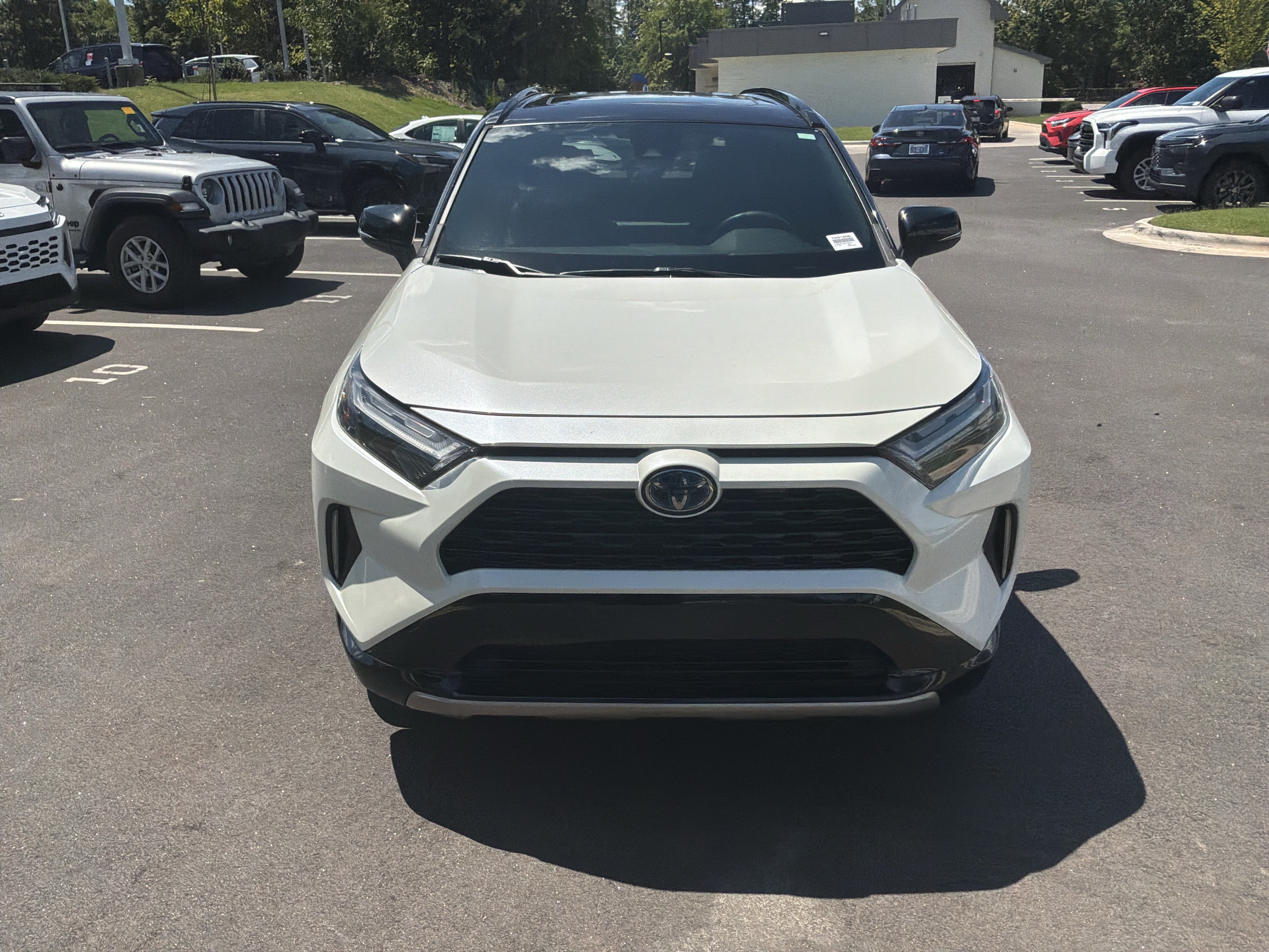 Used 2022 Toyota RAV4 XSE AWD/4WD image 3