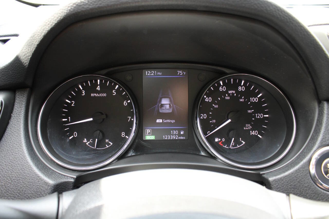 Used 2019 Nissan Rogue SV image 38