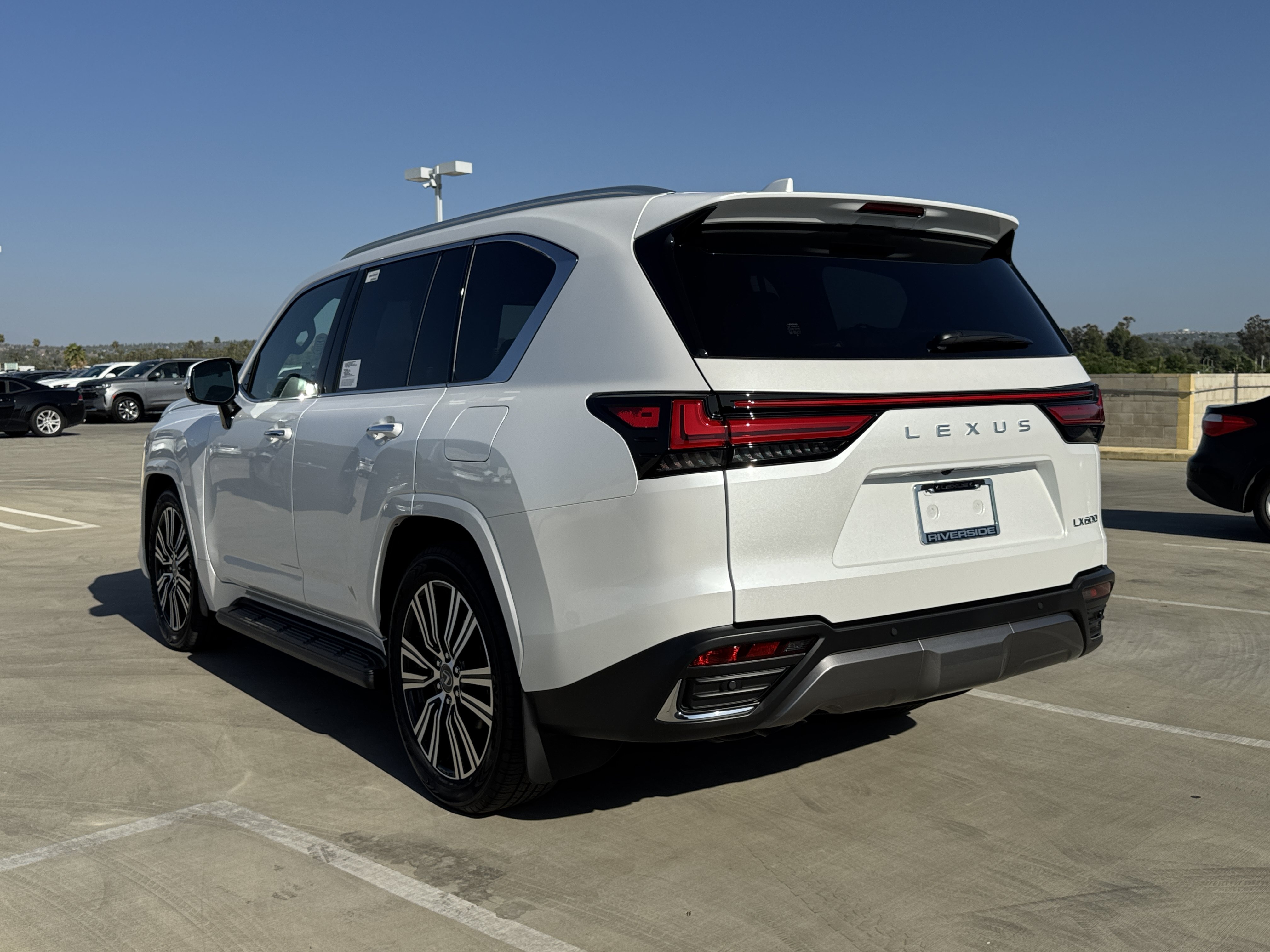 New 2026 Lexus LX 600 4WD w/ Accessory Package (2T) image 8