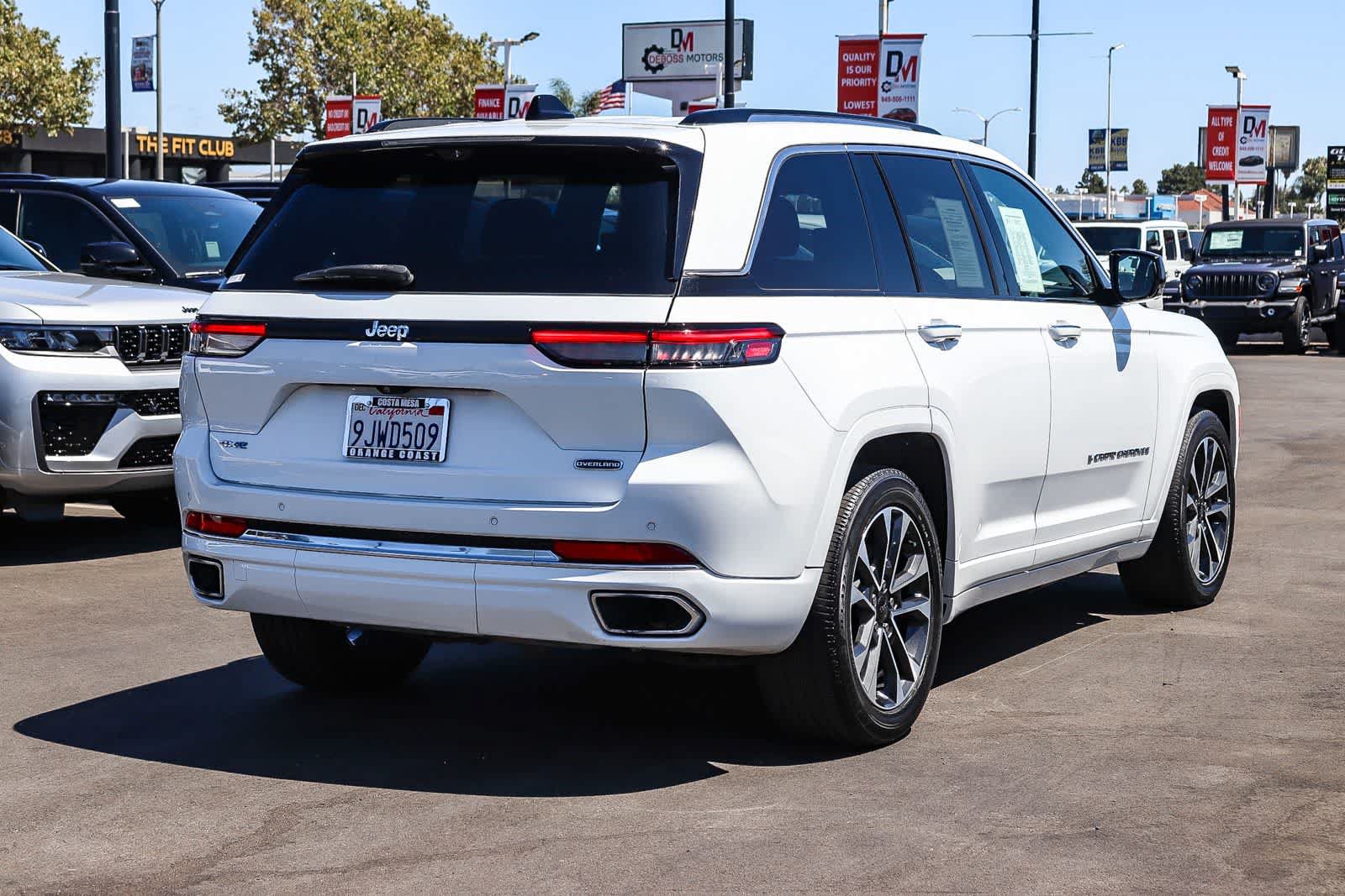 Used 2023 Jeep Grand Cherokee Overland w/ Advanced Protech Group III AWD/4WD image 4