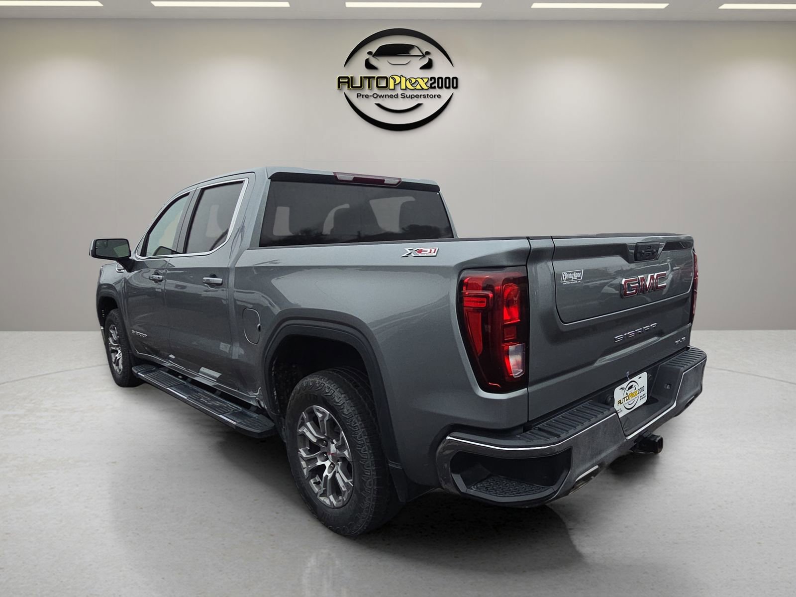 Used 2023 GMC Sierra 1500 SLE image 5