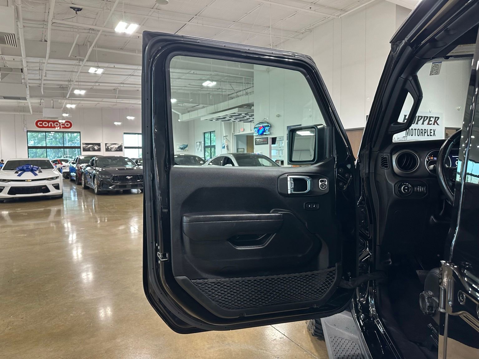 Used 2022 Jeep Gladiator Sport AWD/4WD image 11