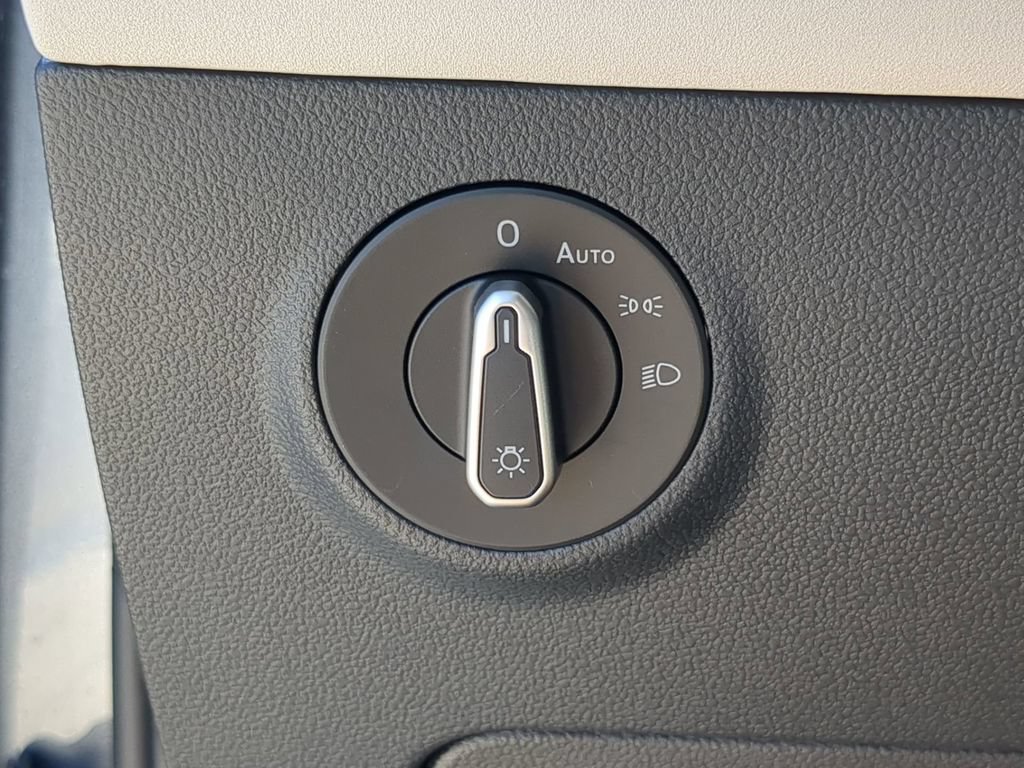 New 2026 Volkswagen Taos SE FWD image 26