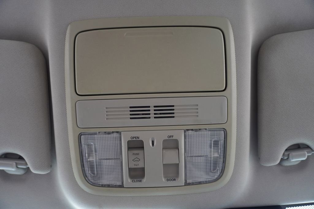 Used 2018 Honda Accord EX image 19