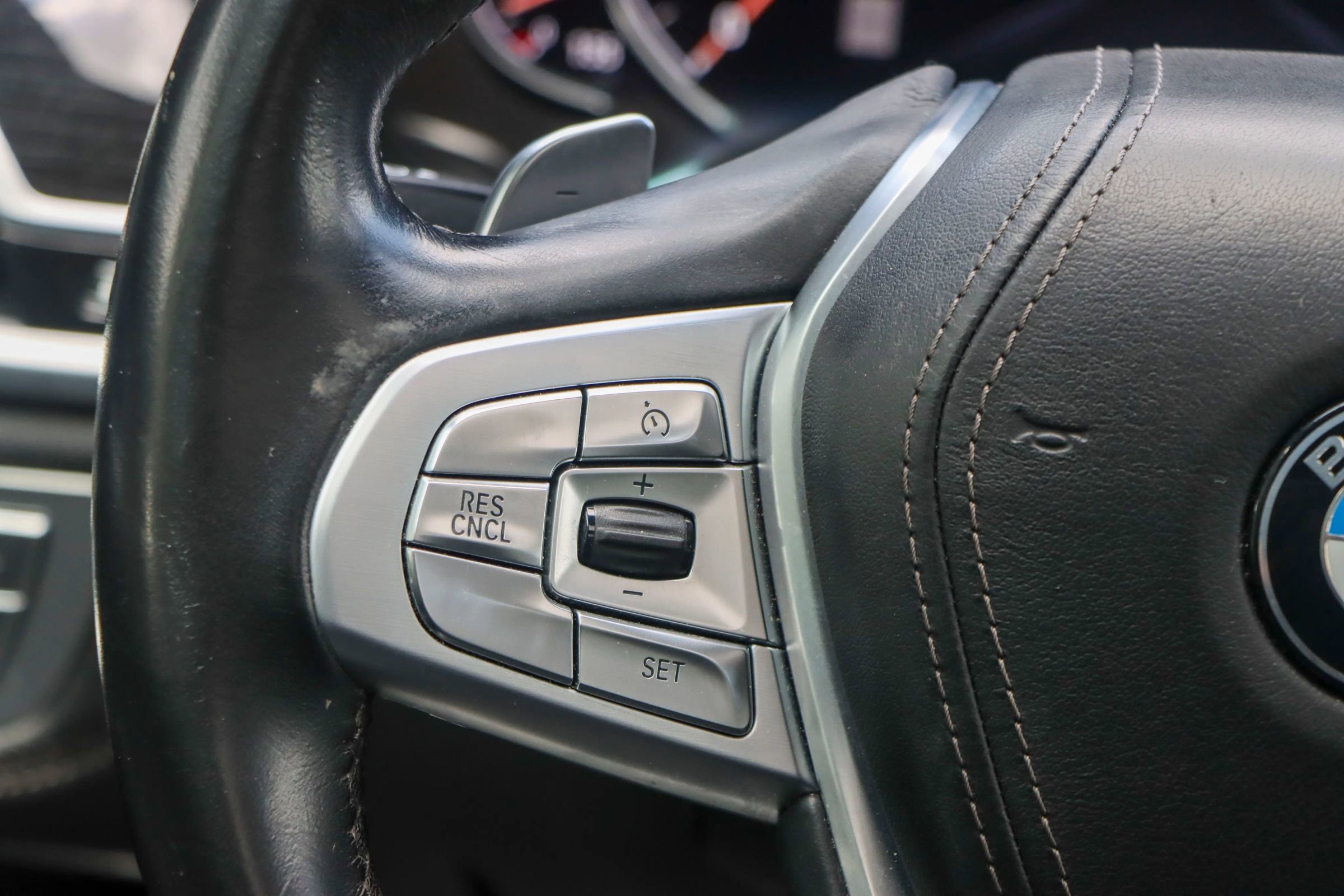 Used 2019 BMW 750i w/ Executive Package RWD image 30
