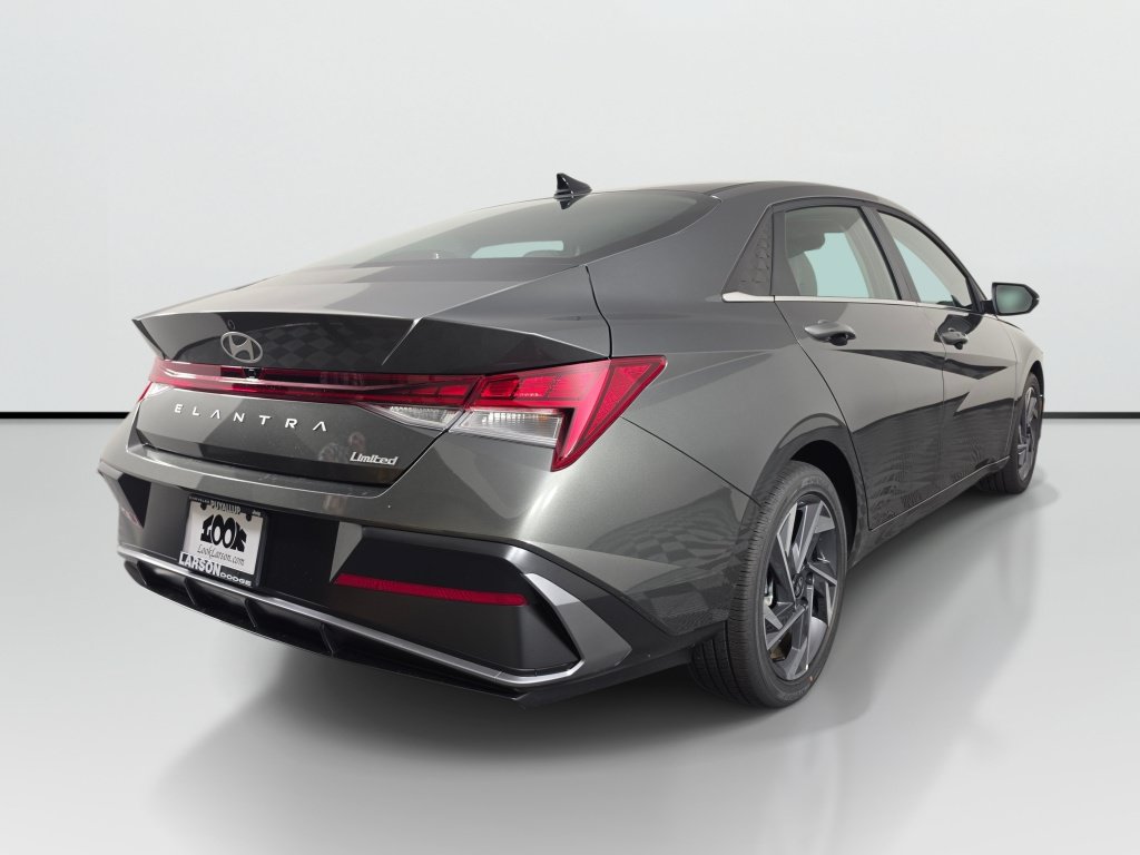 Used 2026 Hyundai Elantra Limited FWD image 6