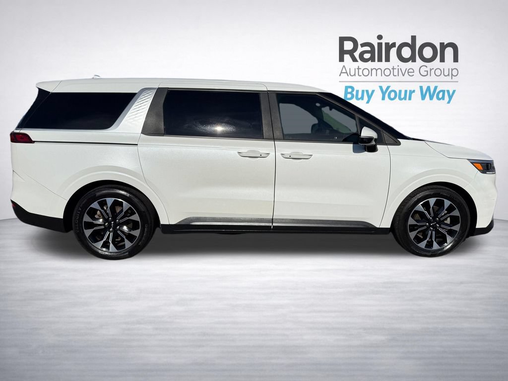Certified 2022 Kia Carnival EX FWD image 8