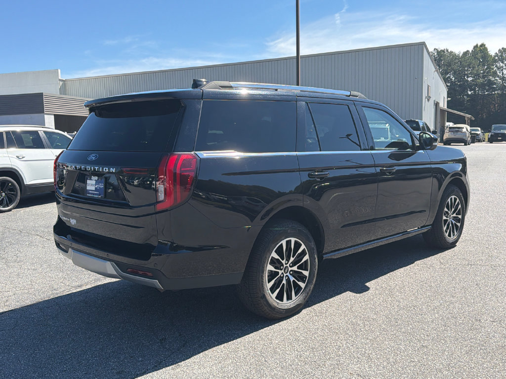 Used 2025 Ford Expedition Platinum AWD/4WD image 7
