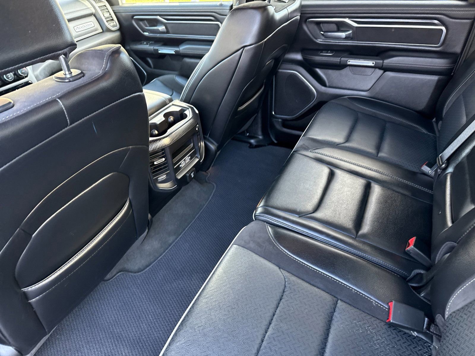 Used 2024 RAM 1500 Laramie image 12