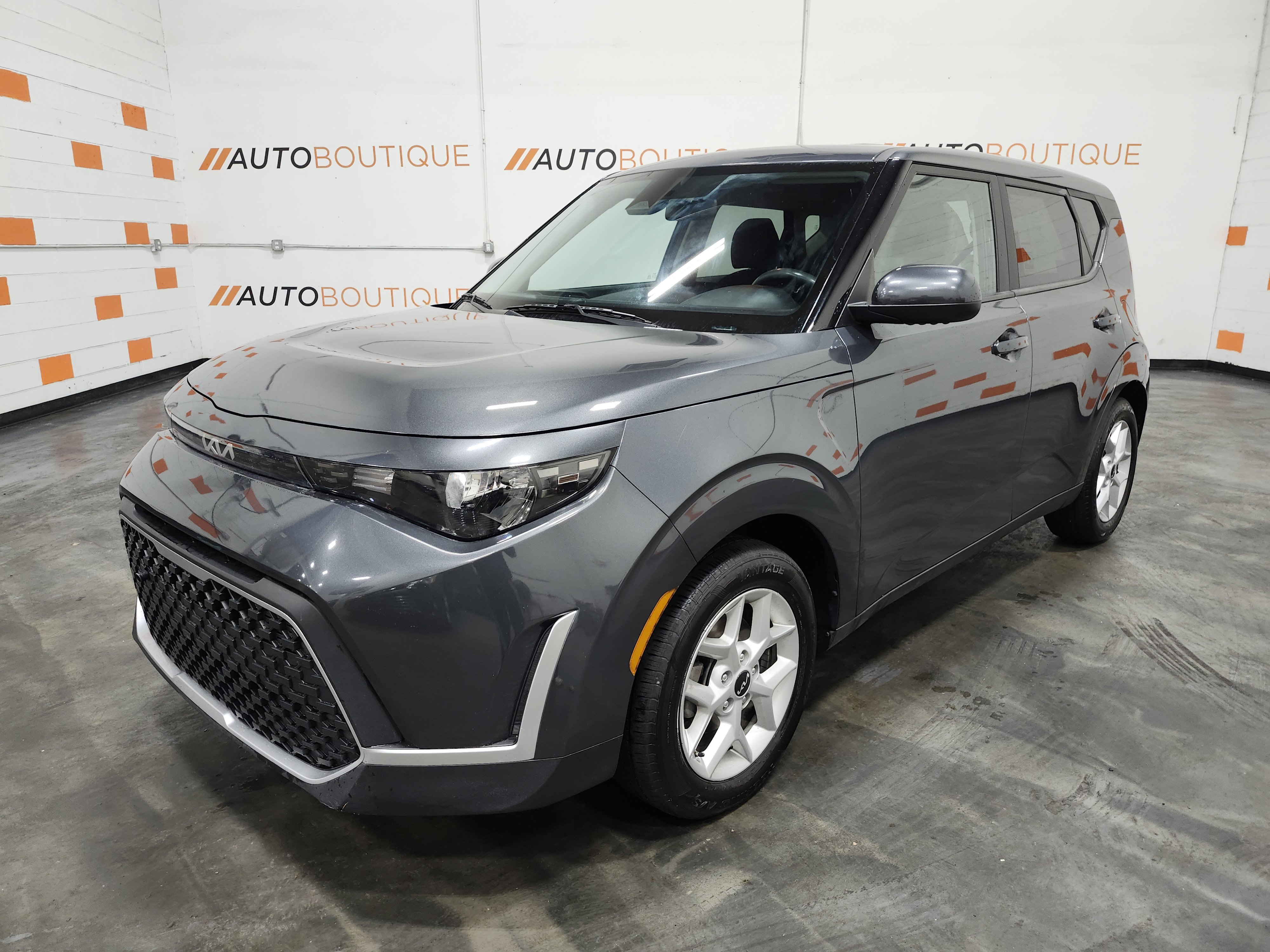 Used 2023 Kia Soul LX w/ Option Group 015 FWD image 12