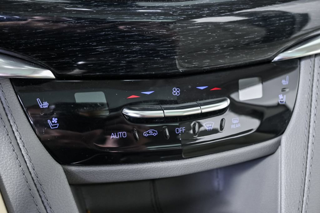 Used 2022 Cadillac XT6 Premium Luxury w/ Technology Package image 32