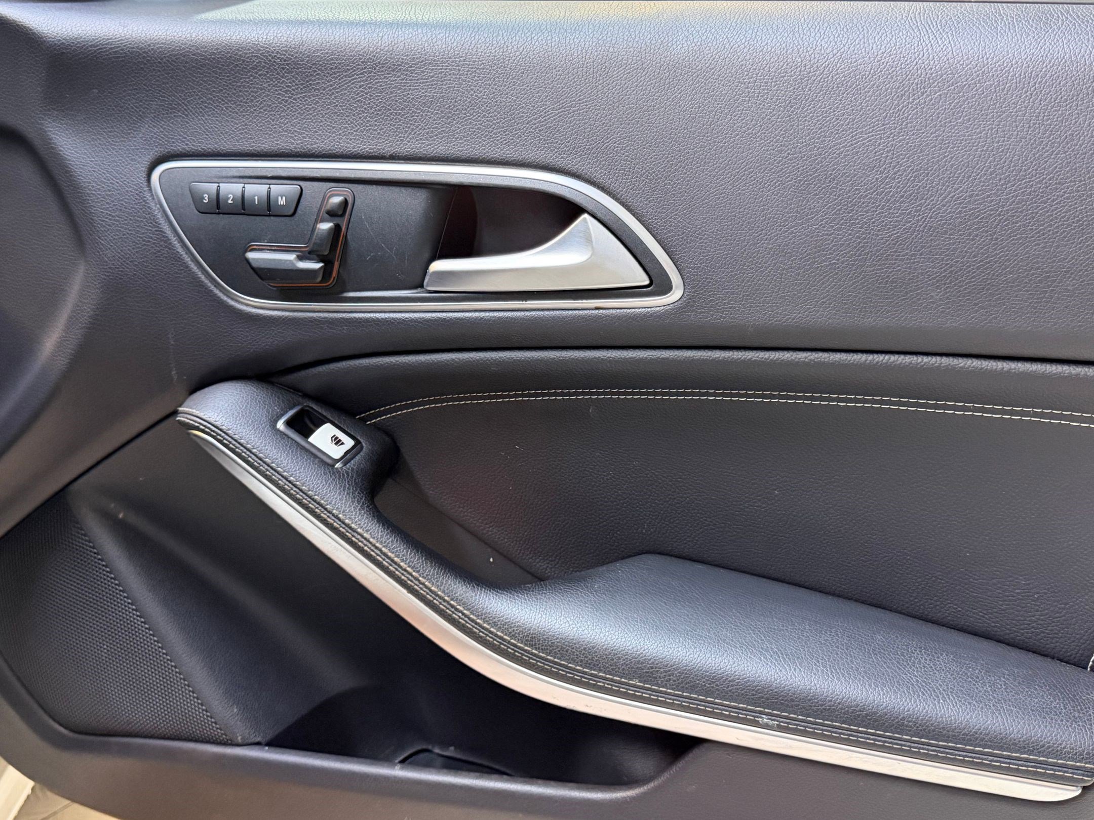 Used 2015 Mercedes-Benz CLA 250 image 39