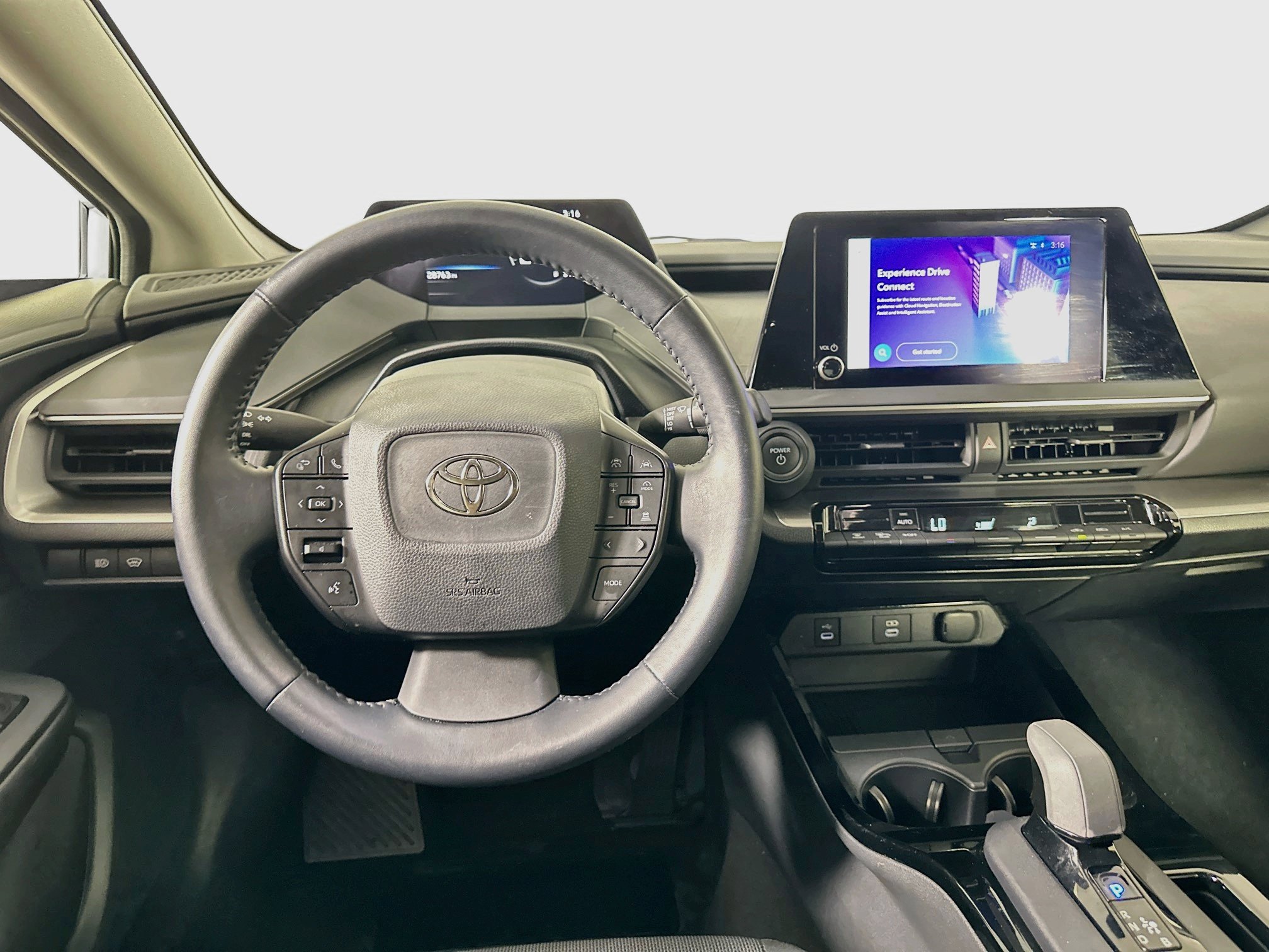 Used 2025 Toyota Prius LE FWD image 17