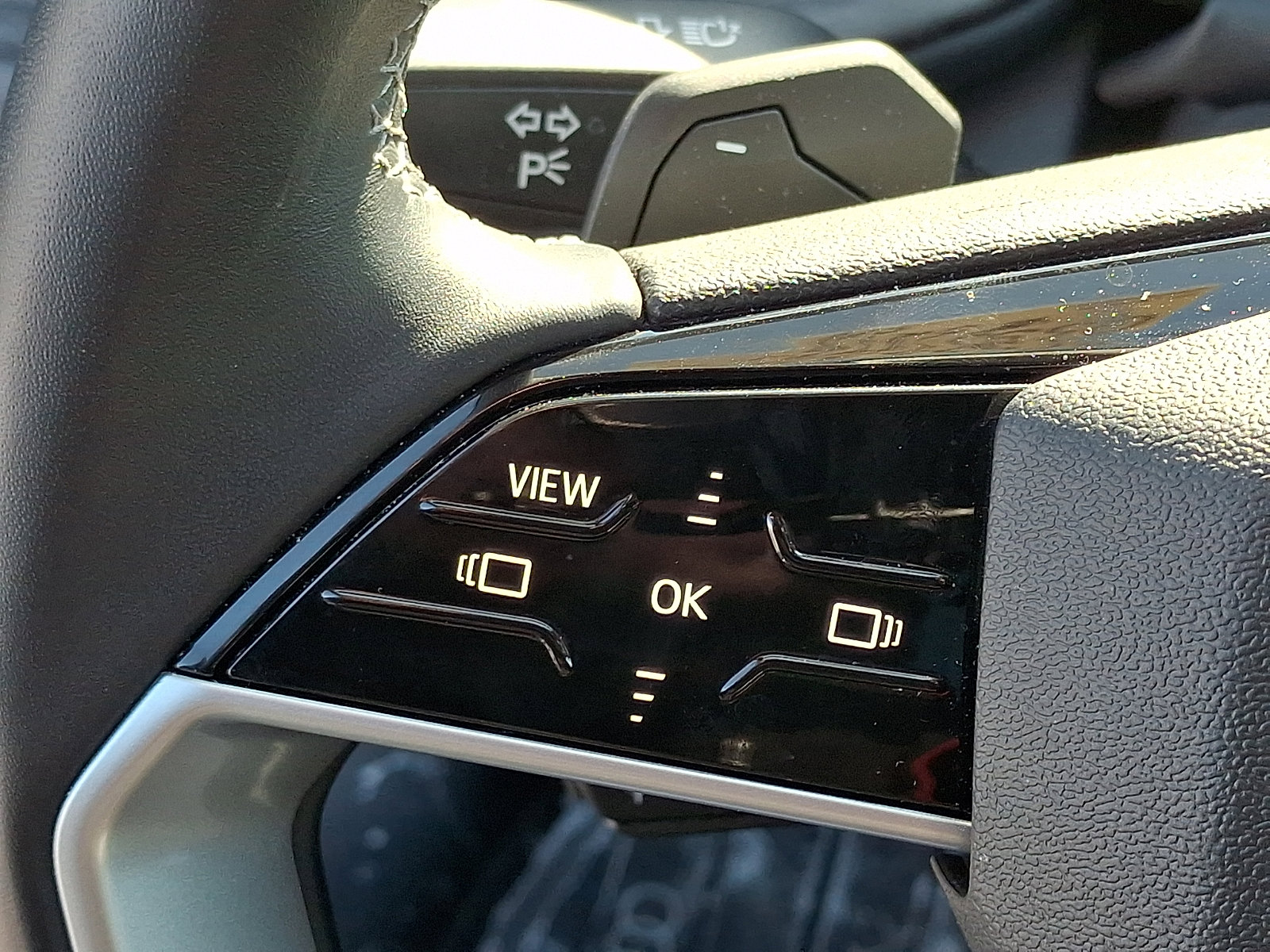 Used 2025 Audi Q5 Premium w/ Convenience Package image 24