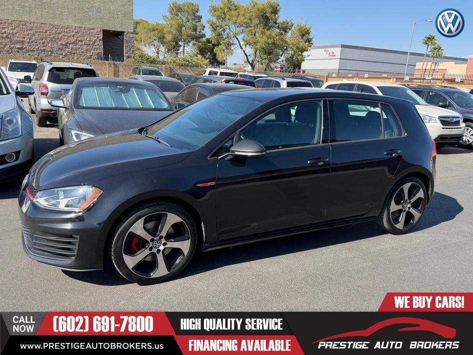 Used 2017 Volkswagen Golf 4-Door FWD image 2