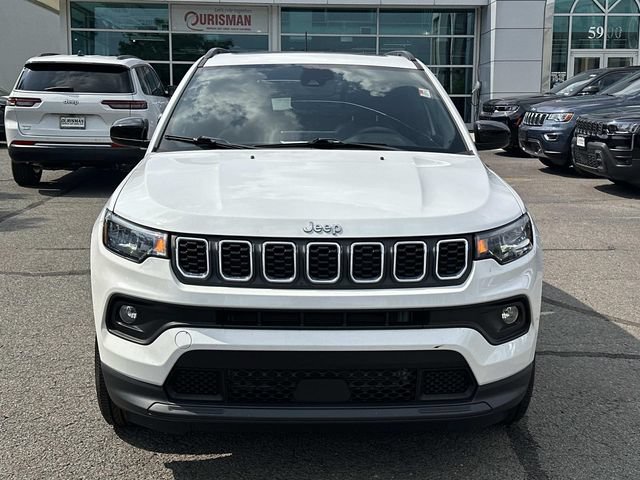 Used 2024 Jeep Compass Latitude w/ Sun and Sound Group AWD/4WD image 7