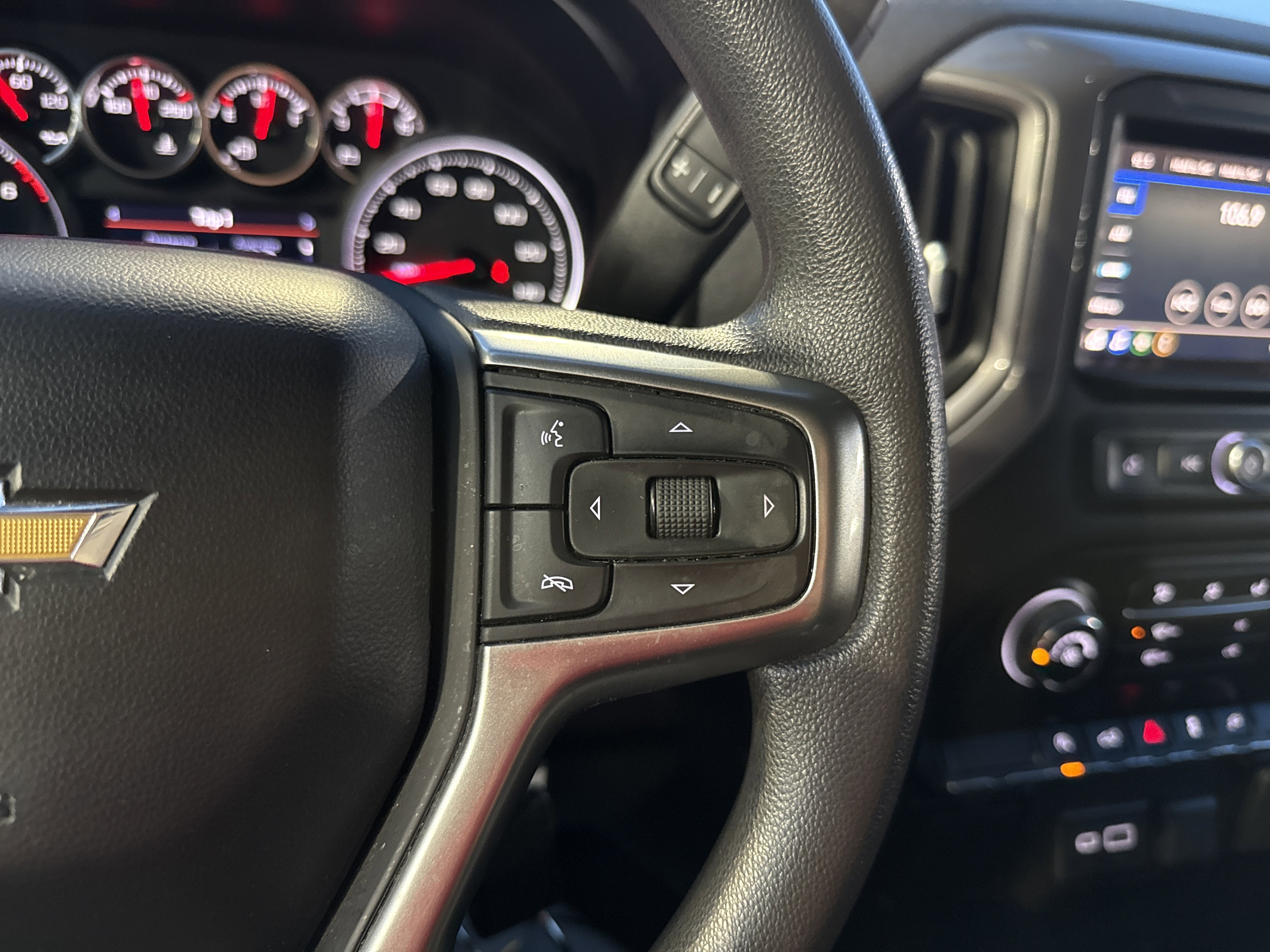 Used 2021 Chevrolet Silverado 1500 Custom w/ Safety Confidence Package video 3