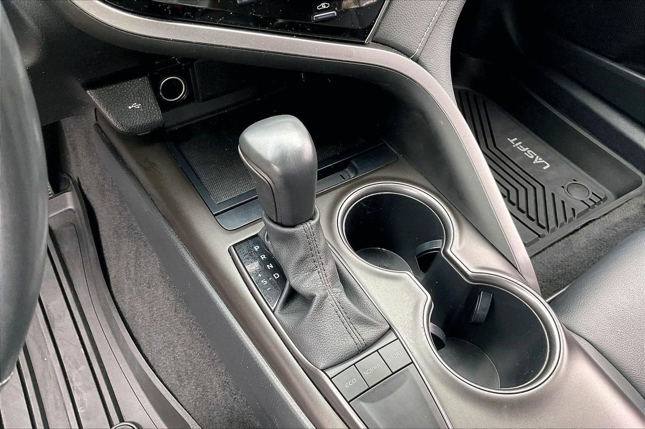 Used 2023 Toyota Camry SE image 29