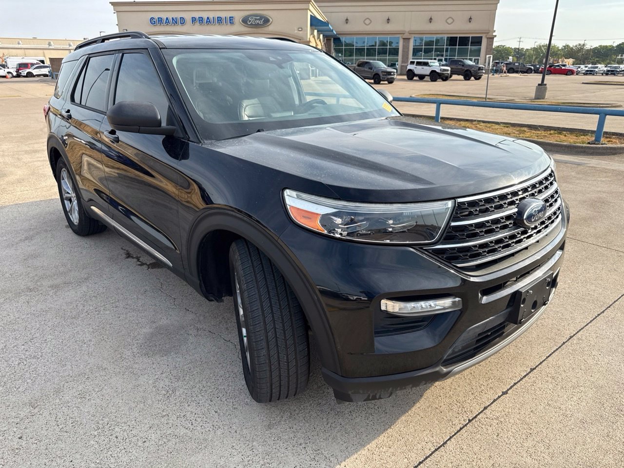 Used 2020 Ford Explorer XLT w/ Equipment Group 202A RWD image 19