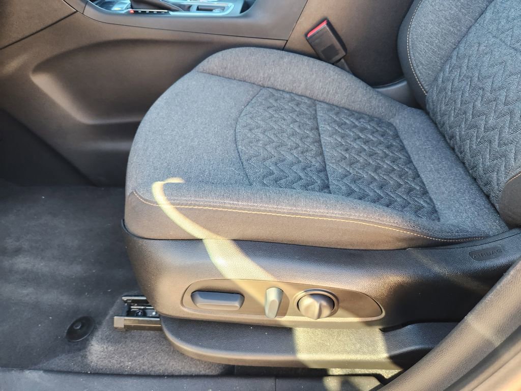 Used 2023 Chevrolet Equinox LT image 25