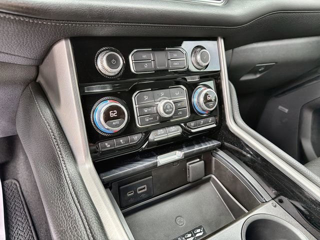 Used 2021 GMC Yukon Denali w/ Denali Premium Package image 17