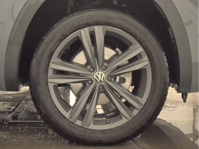 Used 2021 Volkswagen Atlas Cross Sport SE w/ Panoramic Sunroof Package FWD image 20