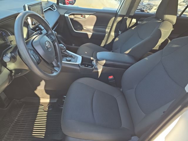 Used 2024 Toyota RAV4 LE image 9
