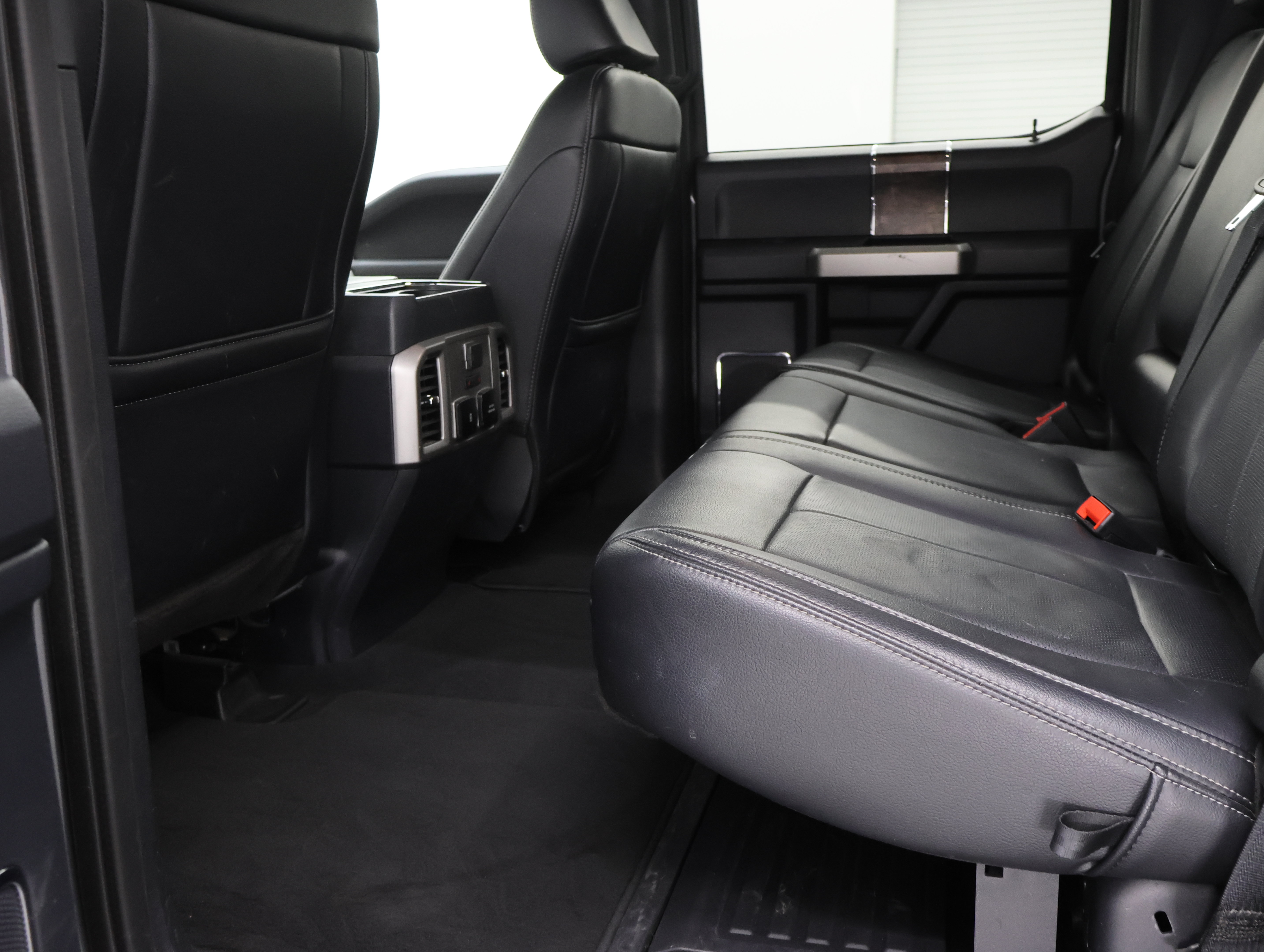 Used 2022 Ford F250 Lariat w/ Lariat Value Package AWD/4WD image 9