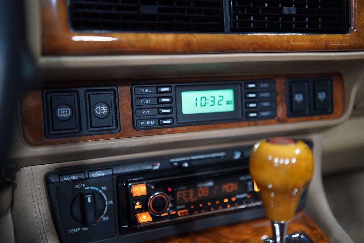 Used 1994 Jaguar XJS 4.0 Convertible RWD image 67