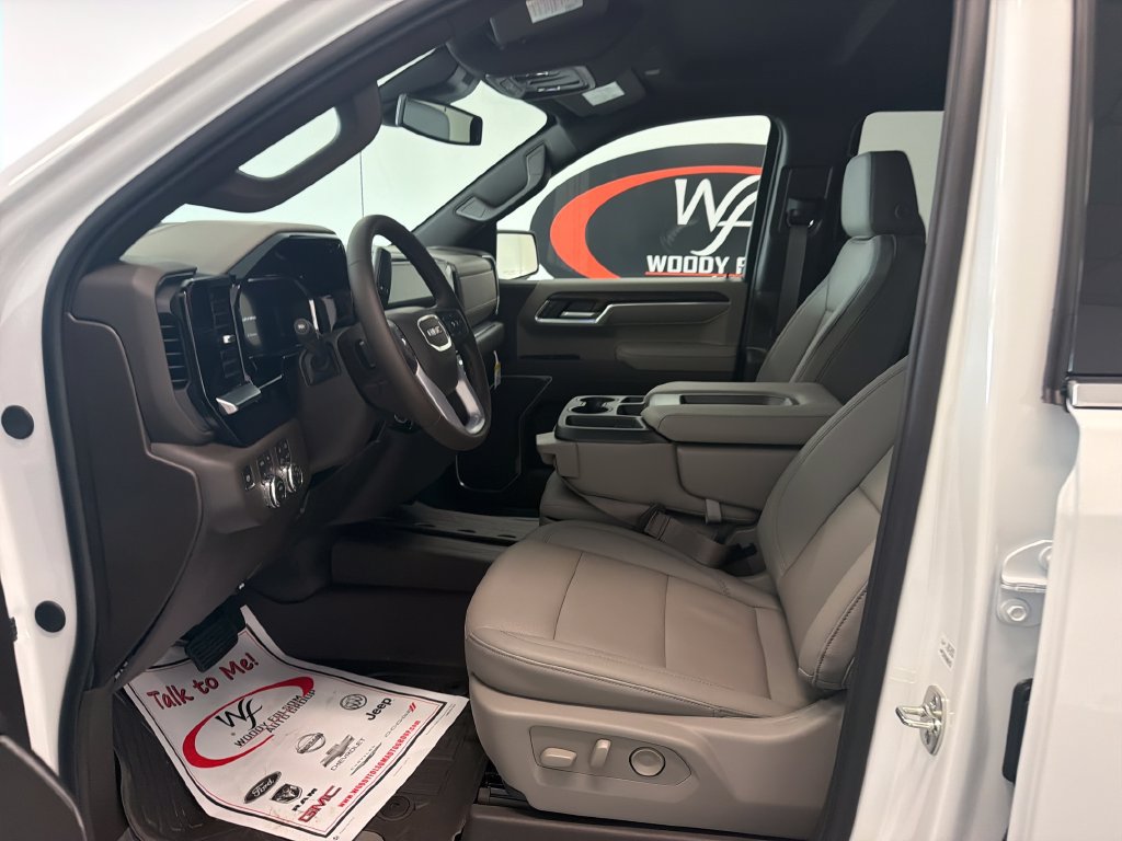 New 2026 GMC Sierra 1500 SLT w/ X31 Off-Road Package AWD/4WD image 9