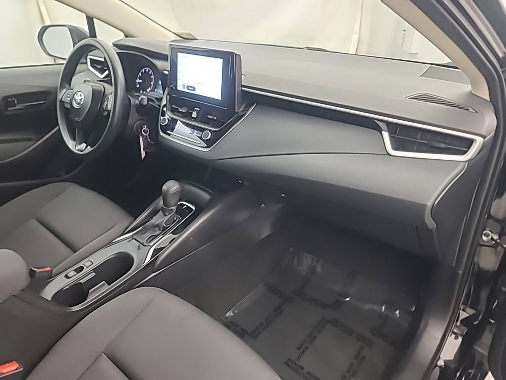 Used 2025 Toyota Corolla LE FWD image 15