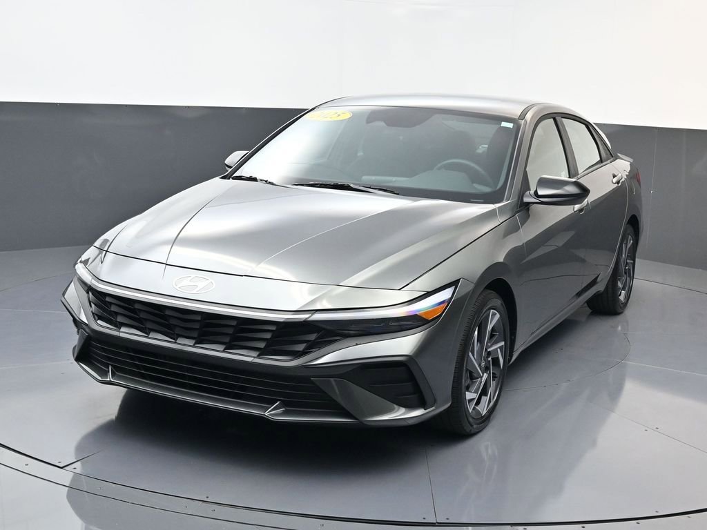 Certified 2025 Hyundai Elantra SEL image 8