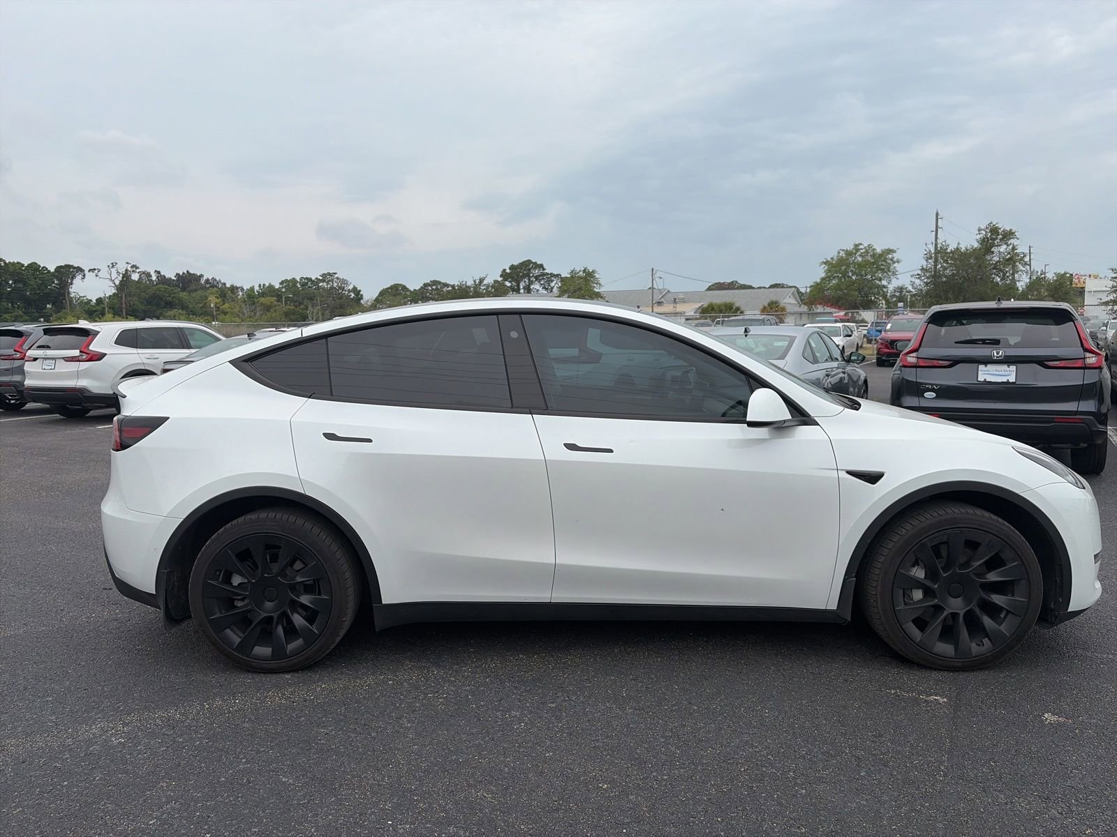 Used 2022 Tesla Model Y Long Range AWD/4WD image 8