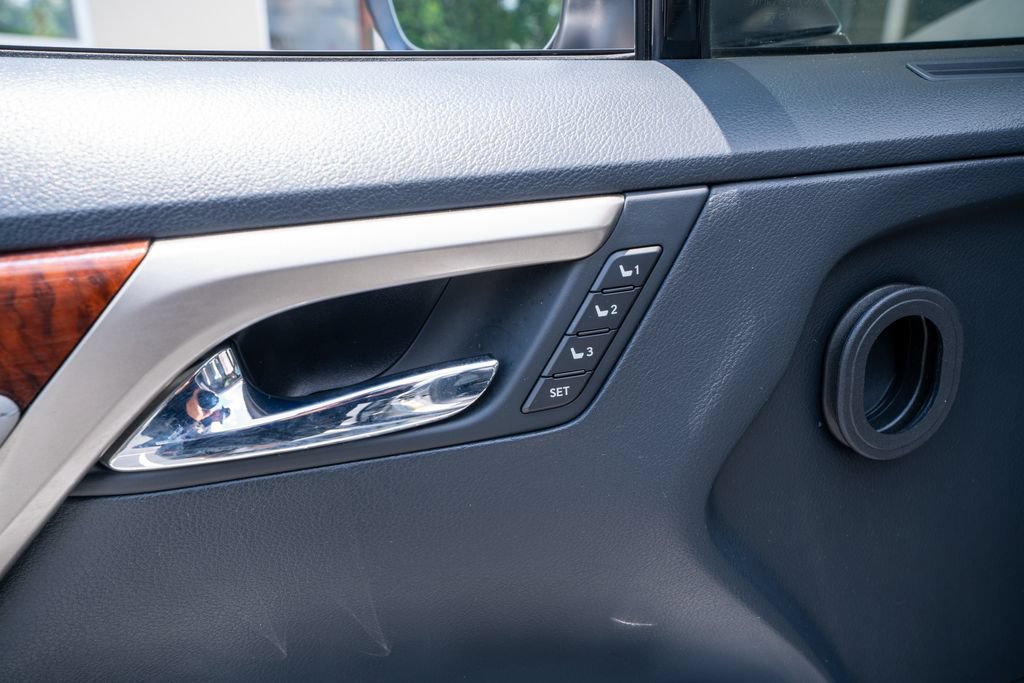Used 2019 Lexus RX 350L FWD w/ Premium Package image 27