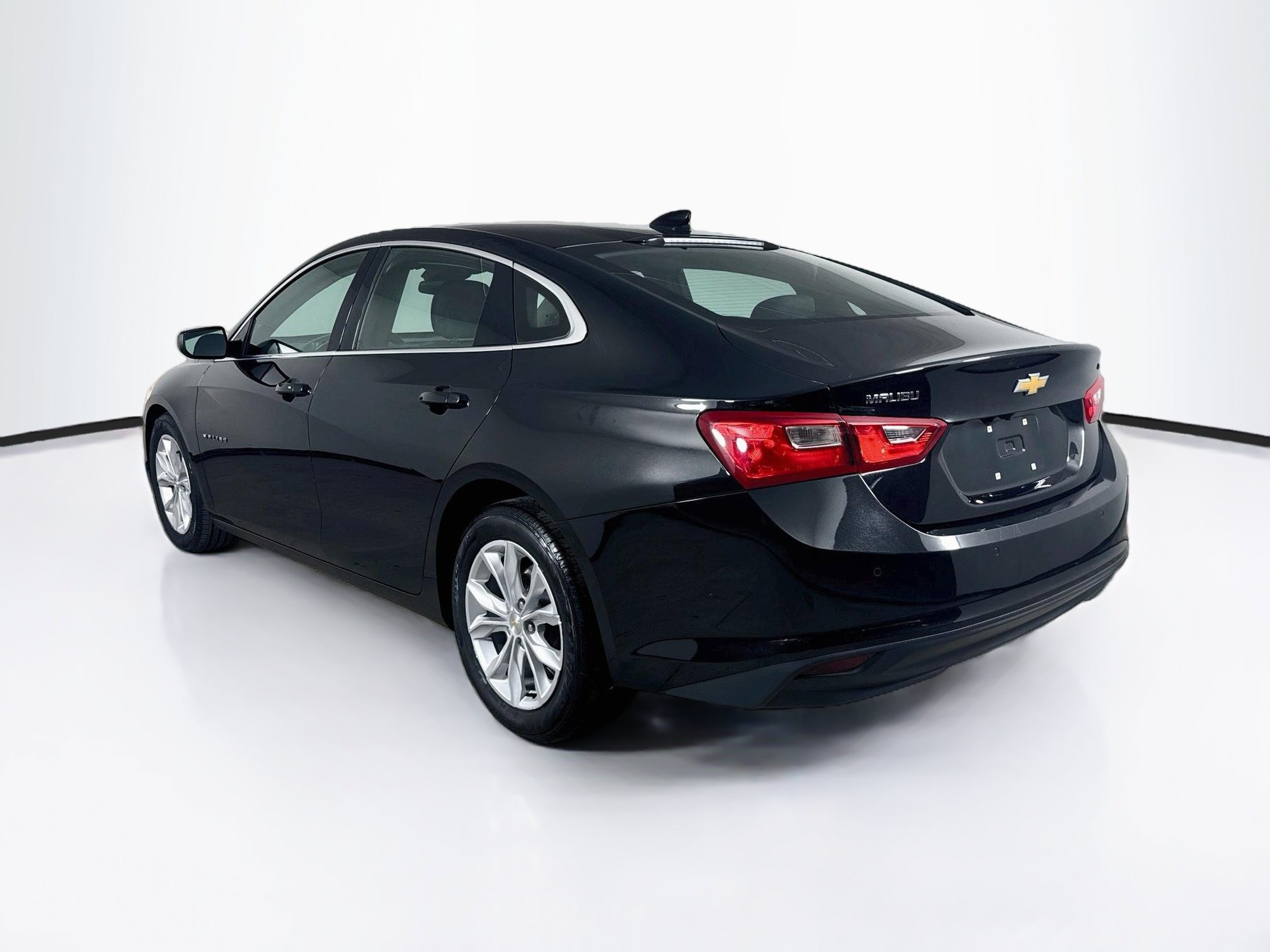 Used 2025 Chevrolet Malibu LT FWD image 26