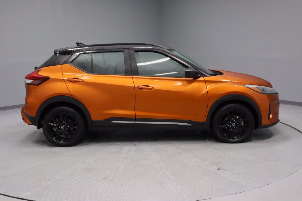 Certified 2023 Nissan Kicks SR w/ SR Premium Package FWD image 11