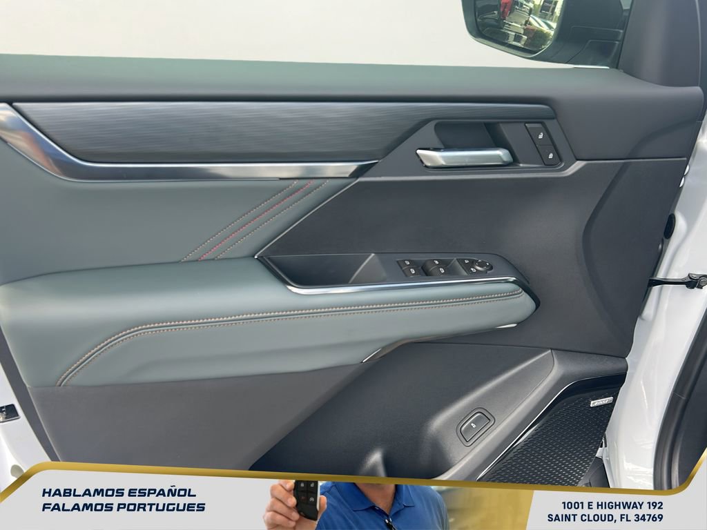 New 2026 GMC Acadia AT4 w/ Luxury Package AWD/4WD image 10