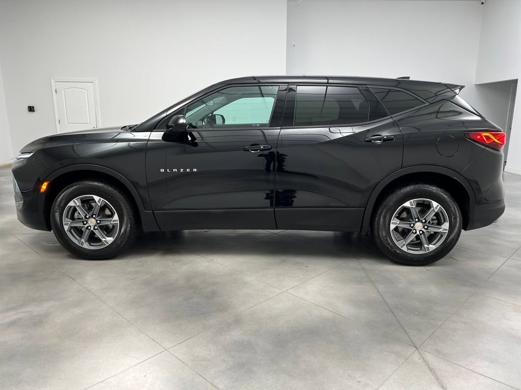 Used 2025 Chevrolet Blazer LT image 4