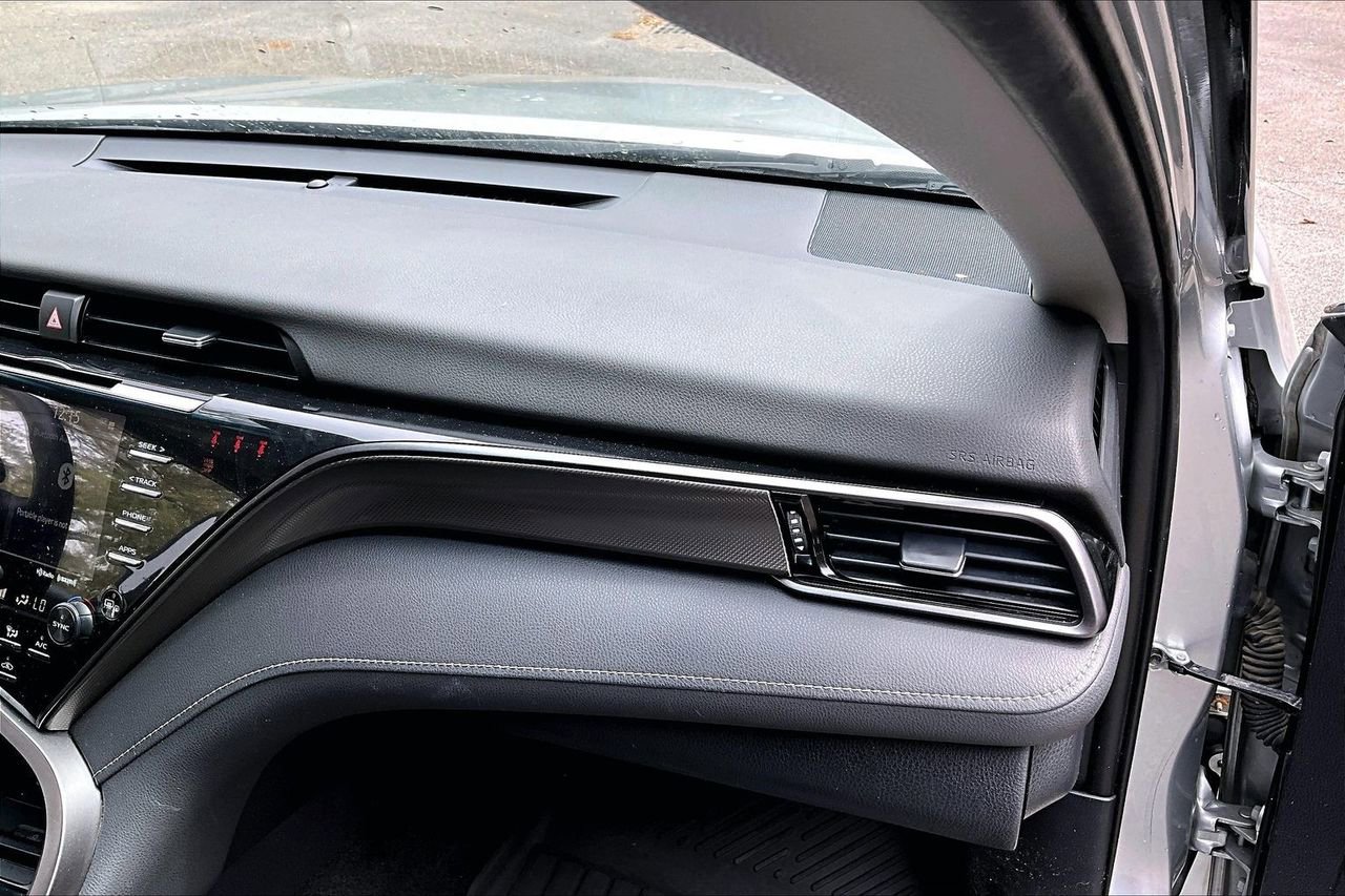 Used 2020 Toyota Camry XSE image 23