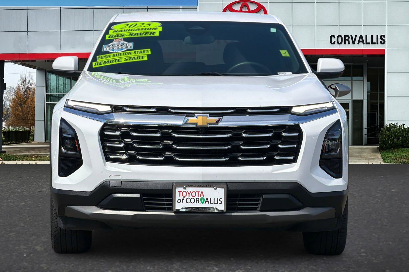 Used 2025 Chevrolet Equinox LT FWD image 9