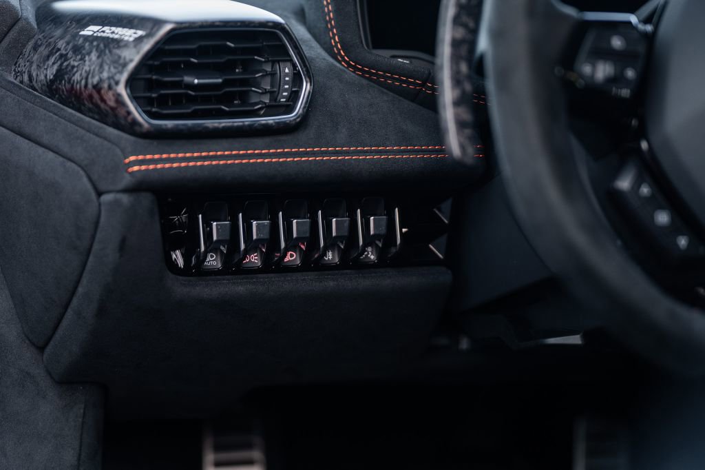 Used 2018 Lamborghini Huracan Performante image 33