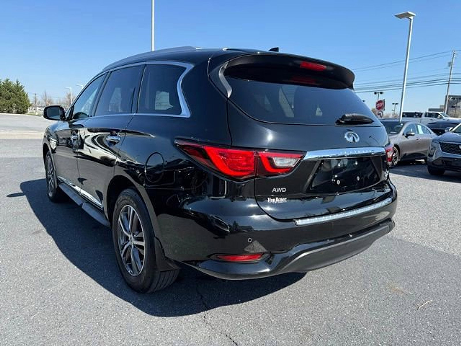 Used 2019 INFINITI QX60 Luxe w/ Essential Package image 9
