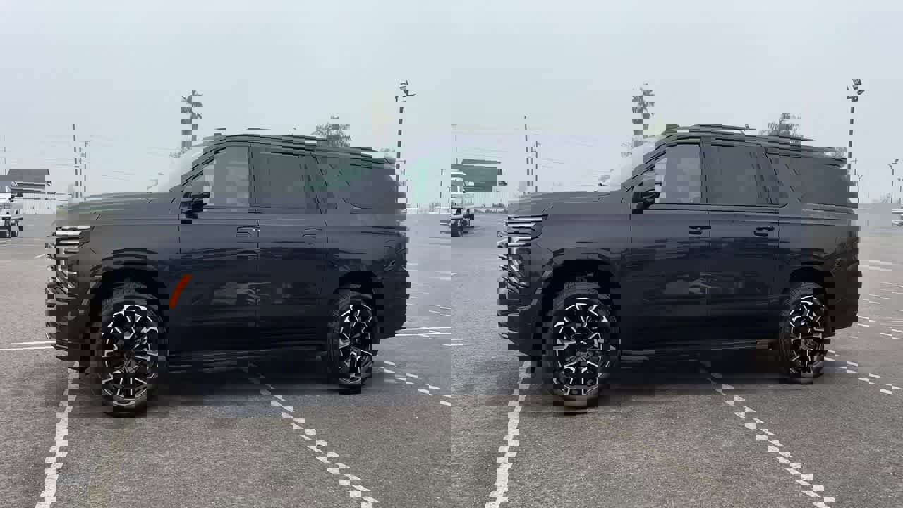 New 2026 Chevrolet Suburban RST w/ Comfort Package image 2