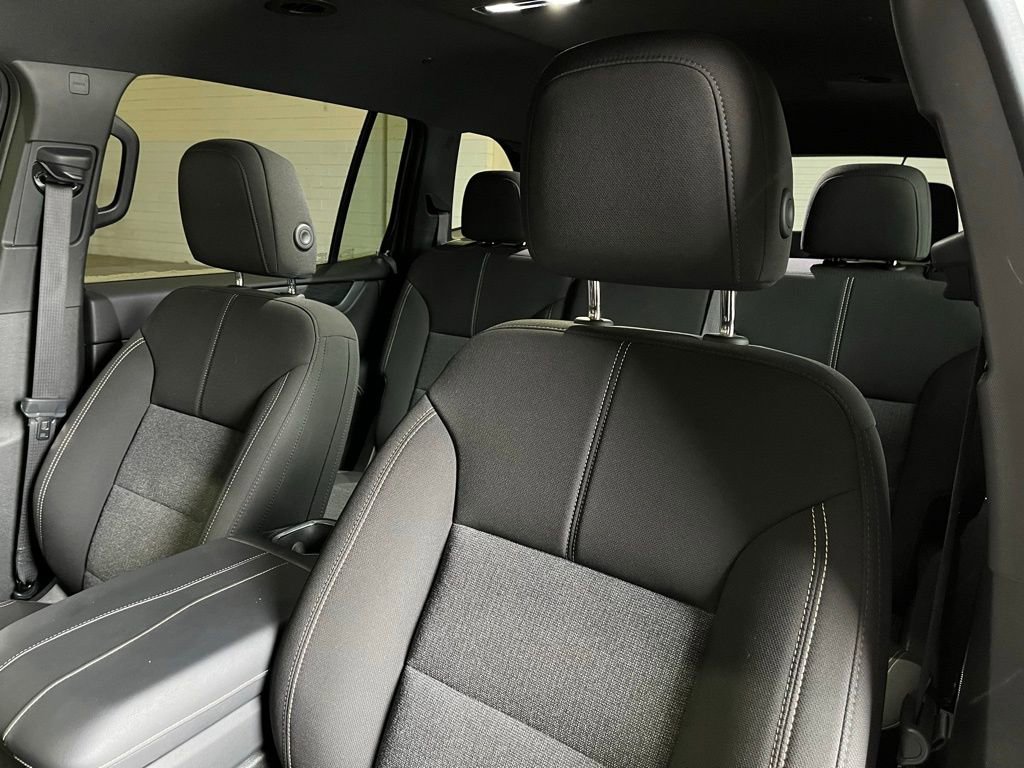 Used 2025 GMC Acadia Elevation image 26