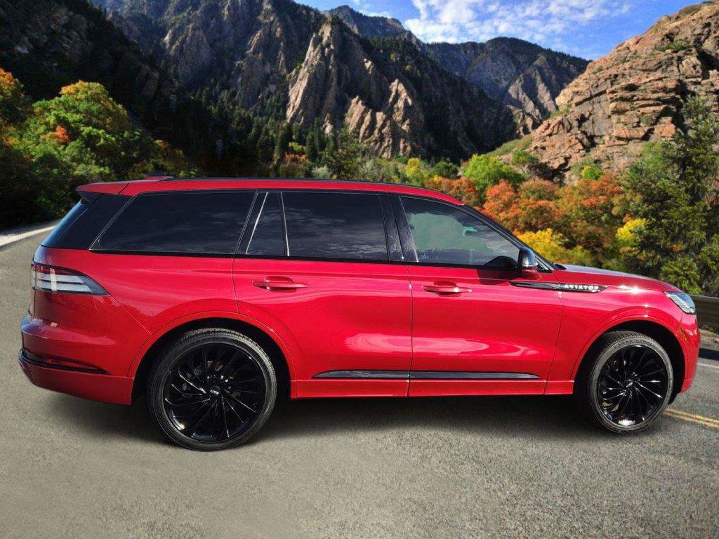 Used 2025 Lincoln Aviator Reserve w/ Equipment Group 201A AWD/4WD image 2