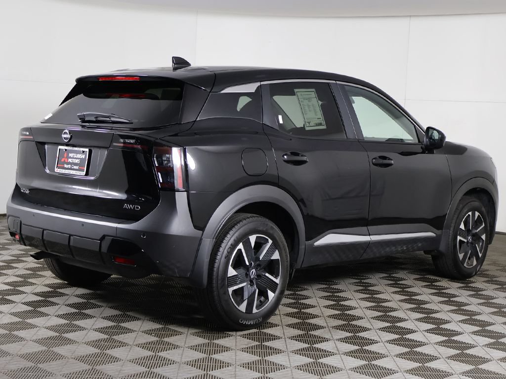 Used 2025 Nissan Kicks SV AWD/4WD image 9
