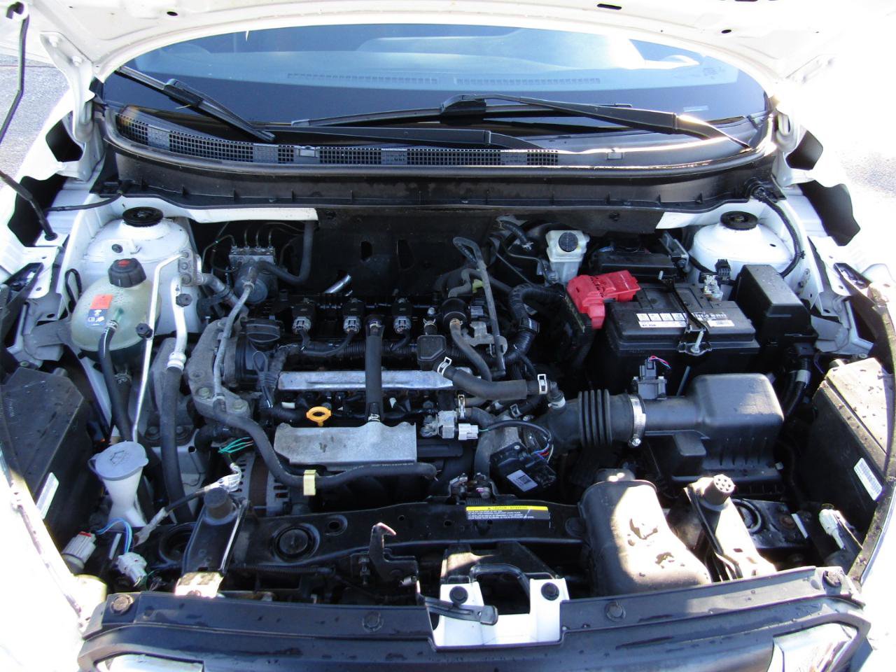 Used 2020 Nissan Kicks SR image 25