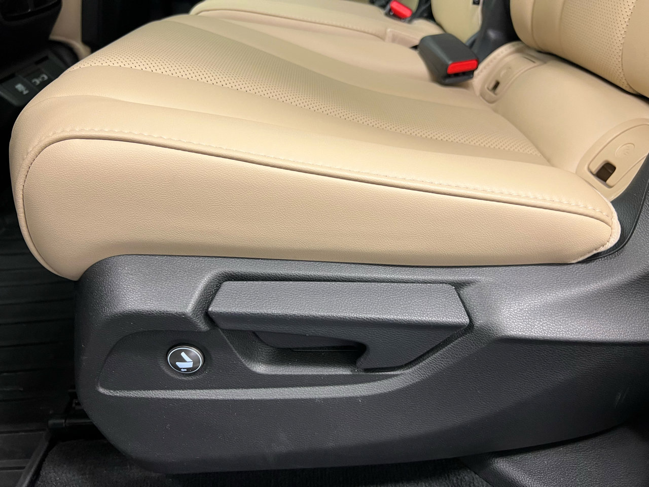 Used 2023 Acura MDX SH-AWD w/ Technology Package image 10