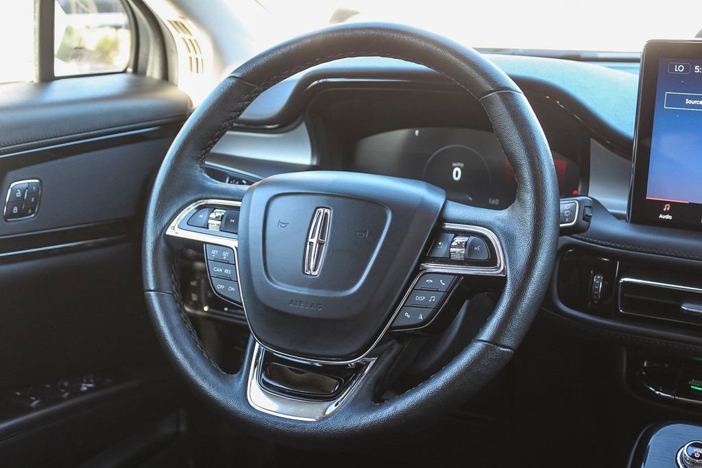 Used 2023 Lincoln Nautilus FWD w/ Premium Package image 20