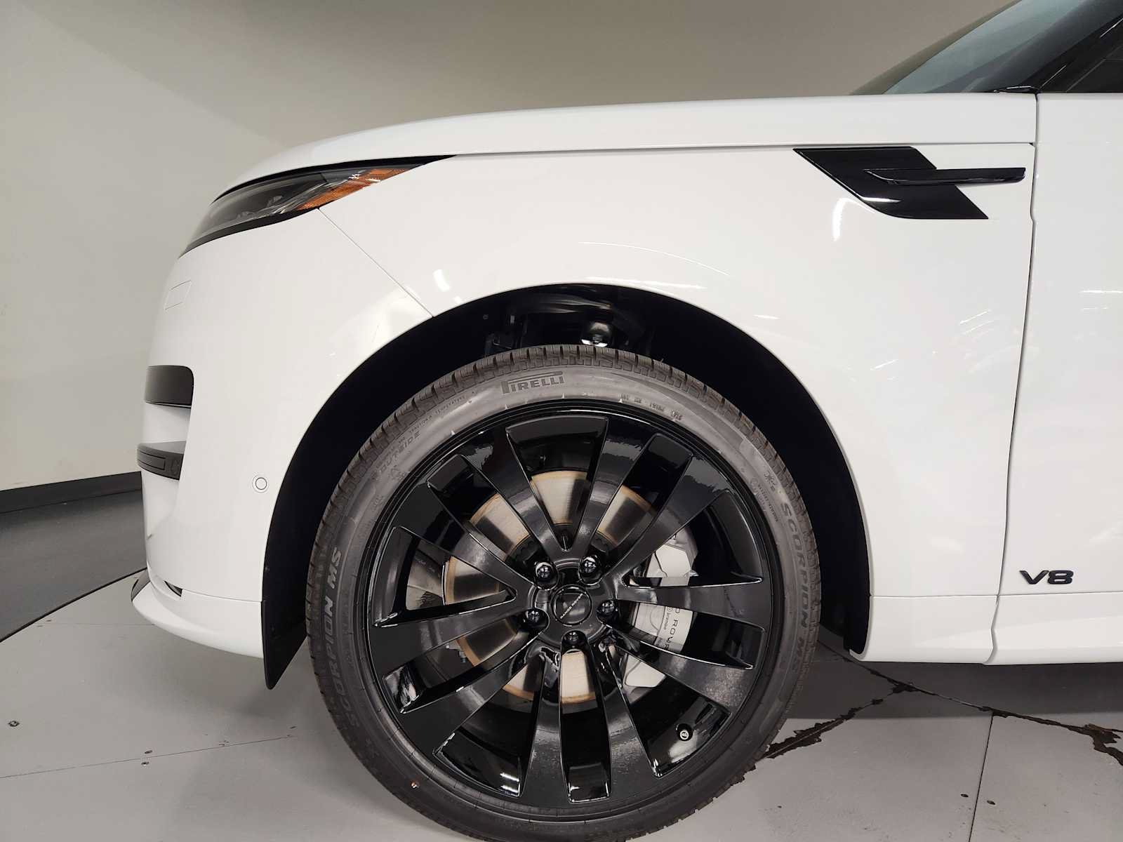 New 2026 Land Rover Range Rover Sport Dynamic SE AWD/4WD image 11